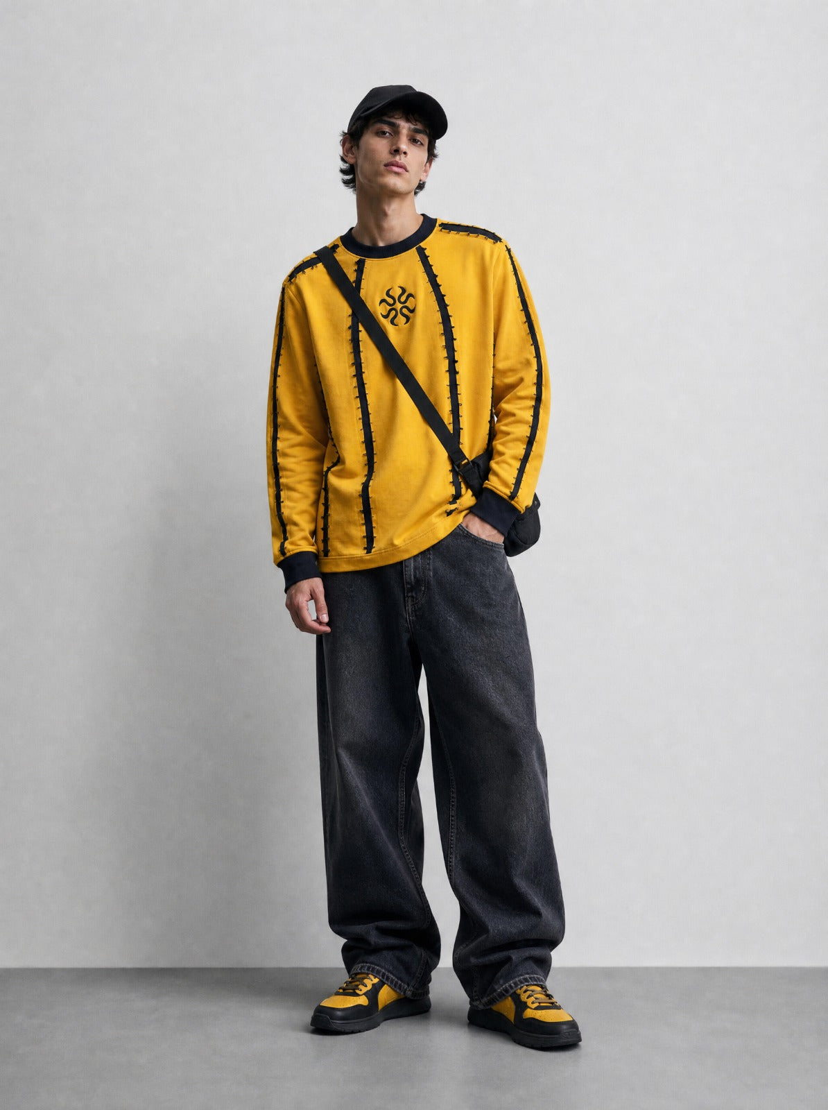 YELLOW SWEATSHIRT