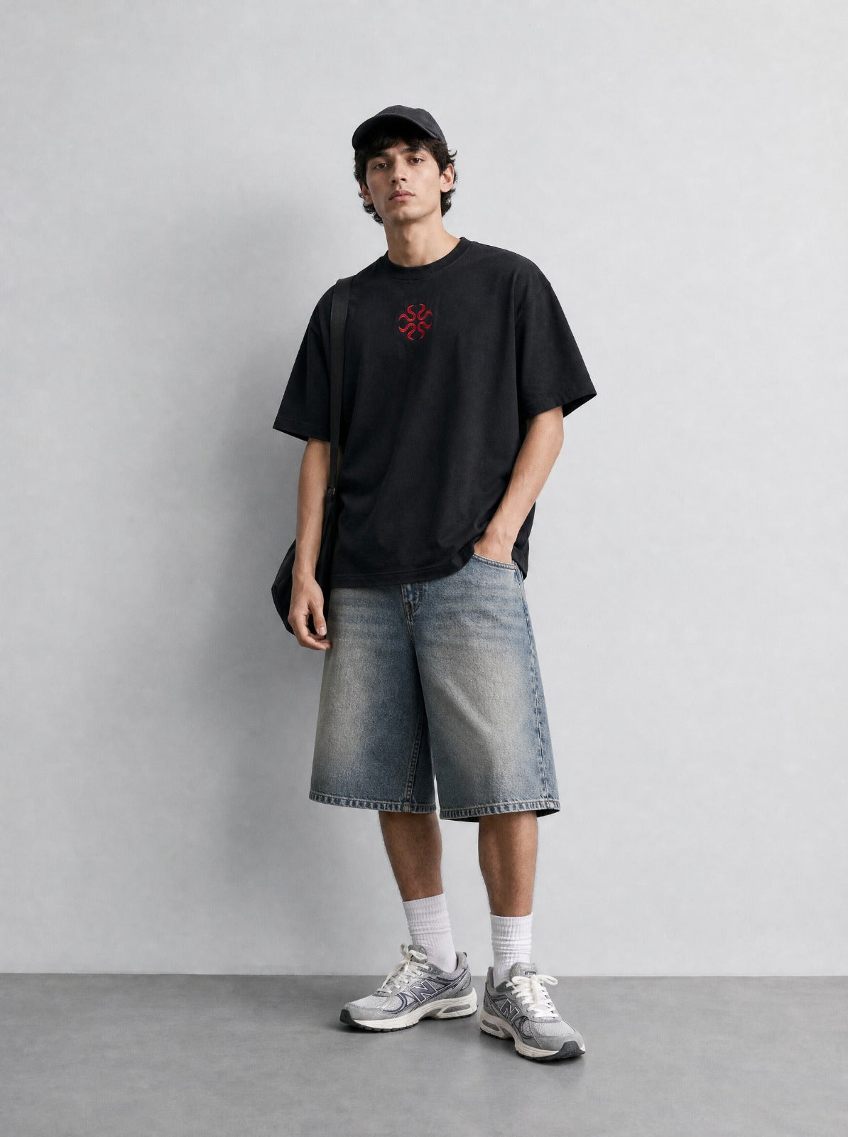 RED BLACK TEE
